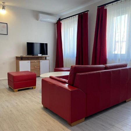 Newly Renovated 2 Rooms Apartment Downtown Nitra Ngoại thất bức ảnh