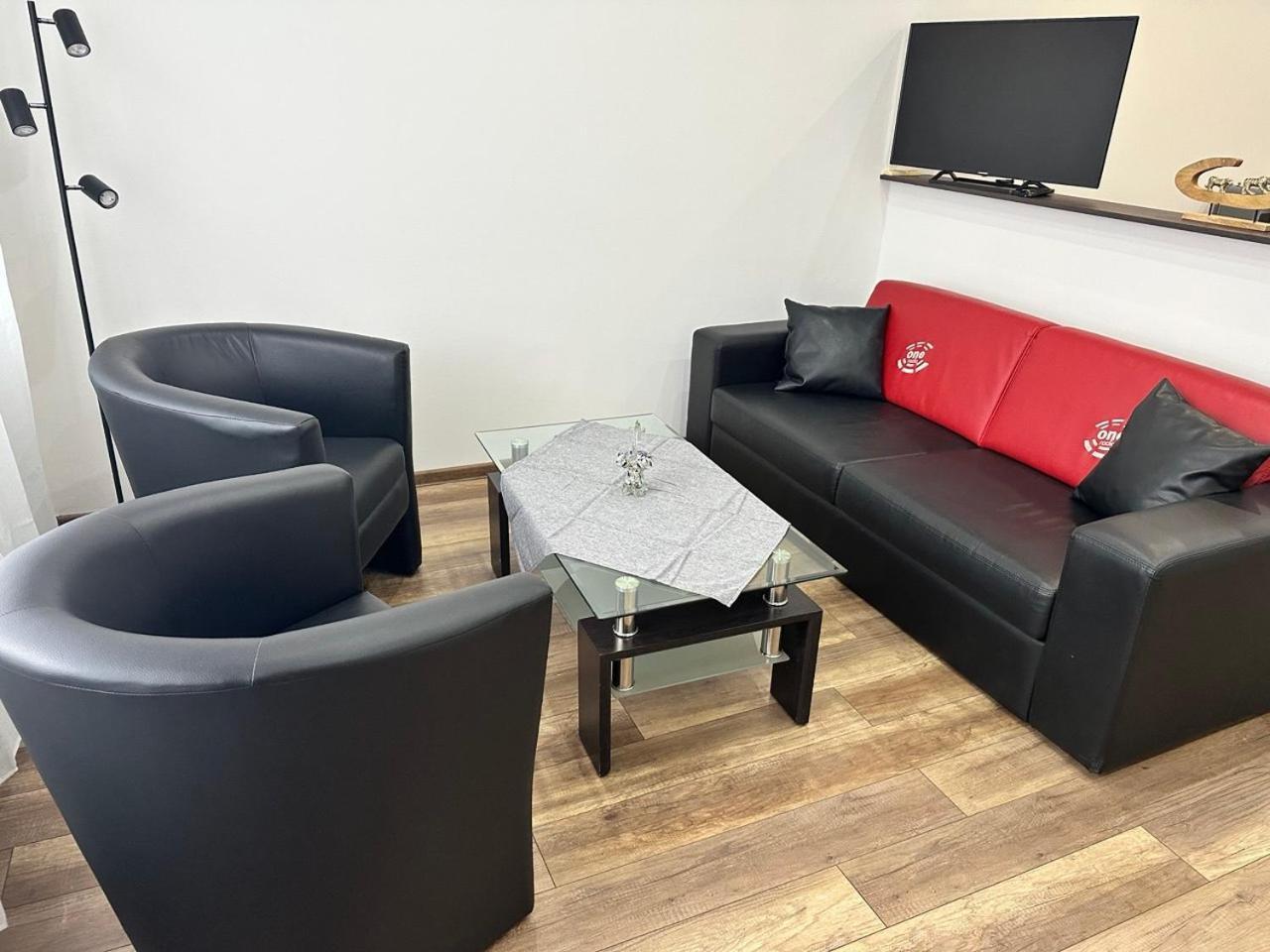 Newly Renovated 2 Rooms Apartment Downtown Nitra Ngoại thất bức ảnh