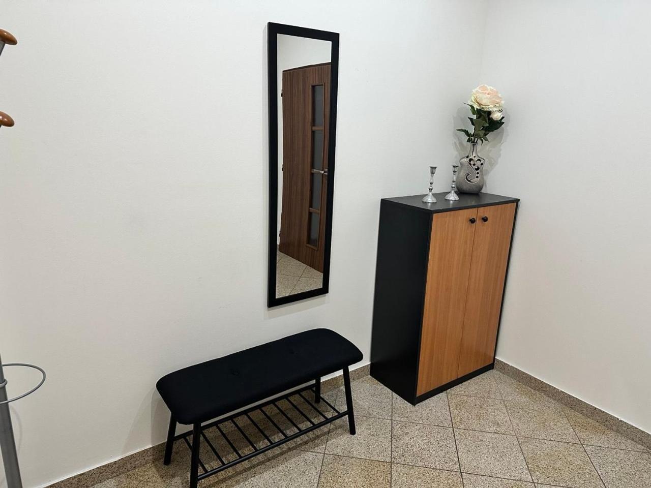 Newly Renovated 2 Rooms Apartment Downtown Nitra Ngoại thất bức ảnh